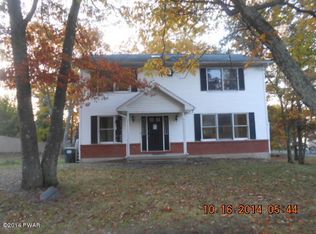 1360 Pine Ridge Dr W, Bushkill, PA 18324