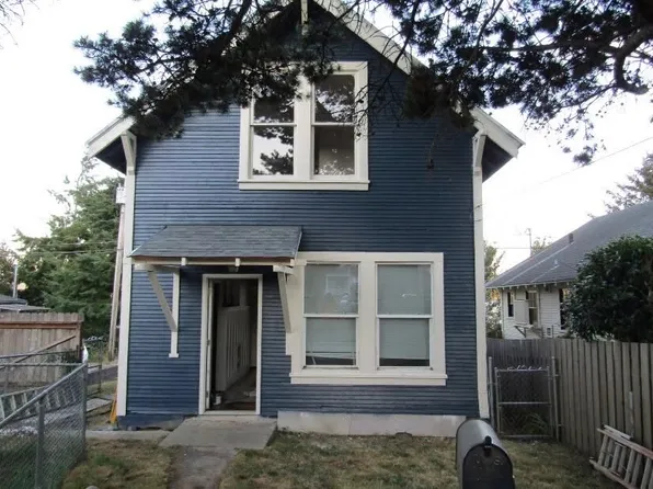 824 1/2 S 5th St, Coos Bay, OR 97420