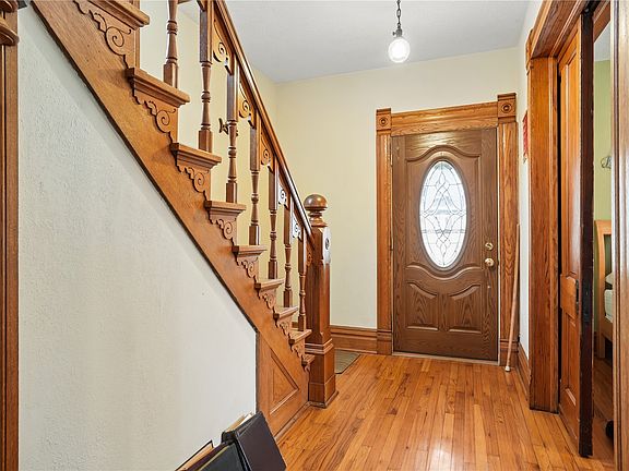 5th image of 617 7th St NW