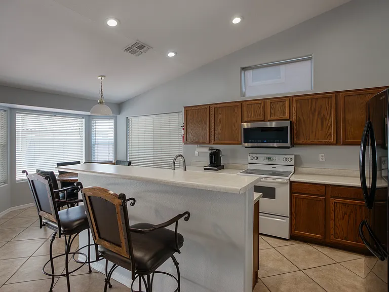 5320 W Taro Ln — Photo 8