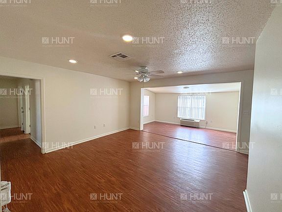 3rd image of 934 W Laurel Bay Blvd