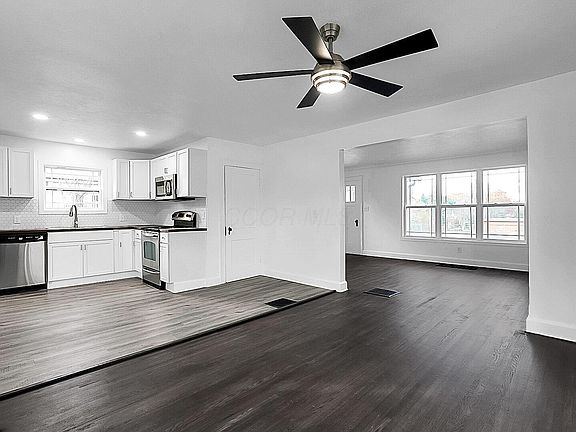 5th image of 689 Arlington Ave