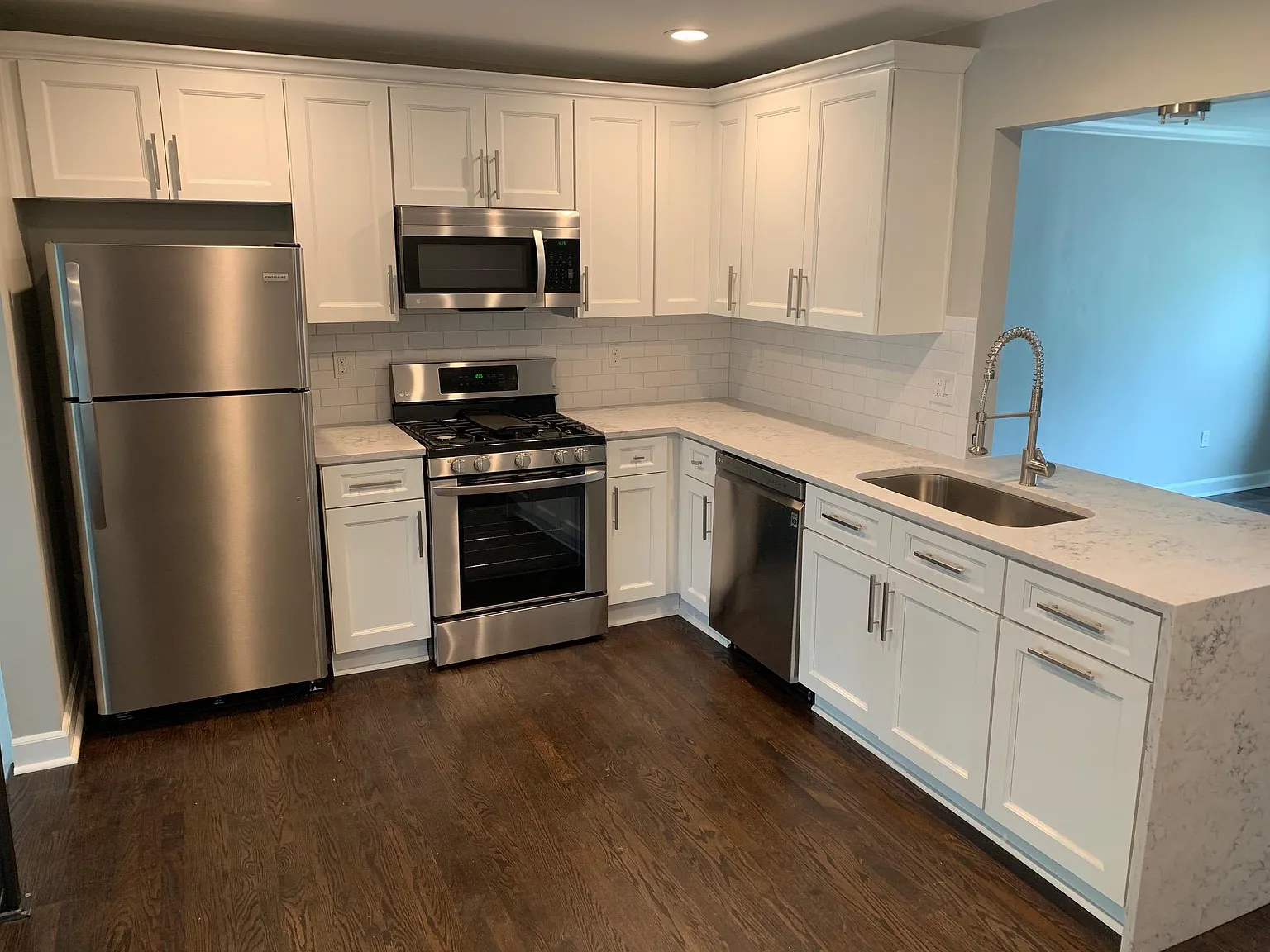 2 bed, 1.5 bath, 1092 sqft, $2,200 — Photo 4