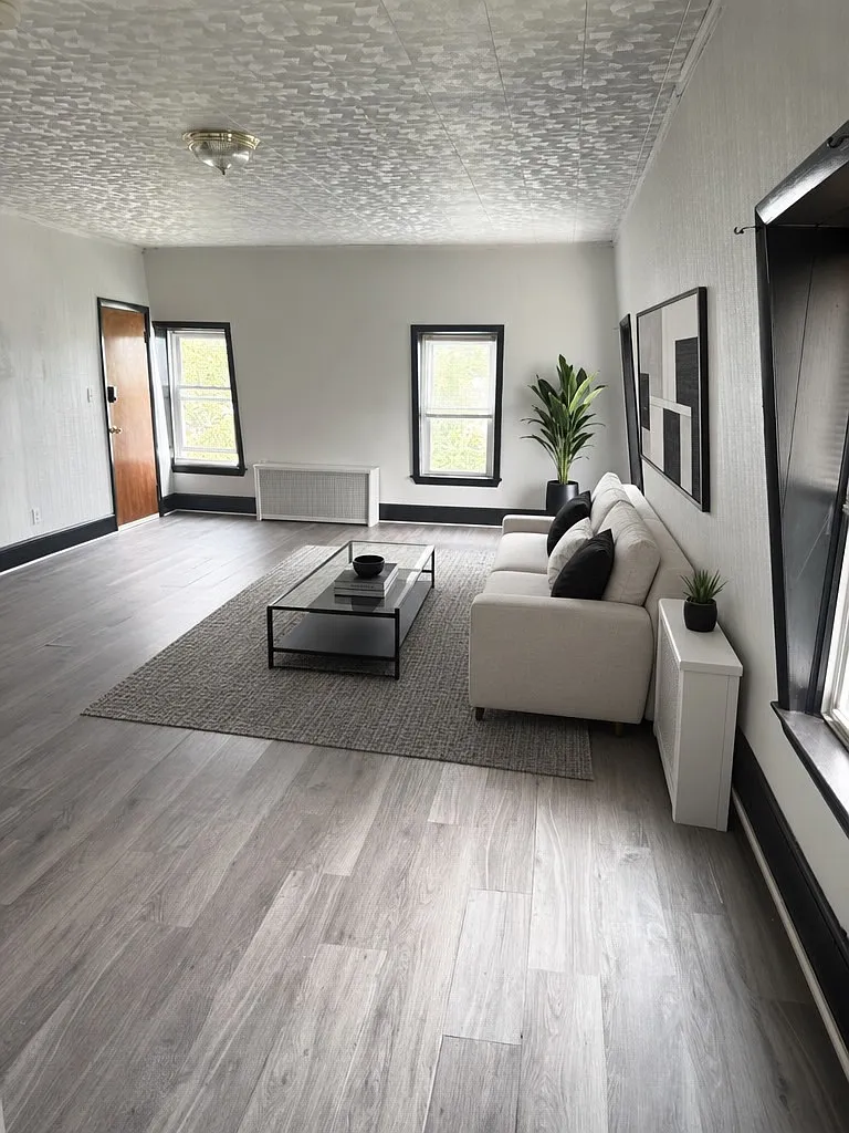 3 bed, 1400 sqft, $2,200 — Photo 1