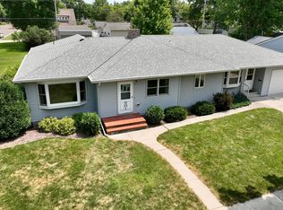 601 S 10th St, Olivia, MN 56277