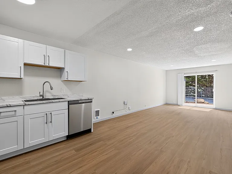 The Clover Apartments — Photo 5