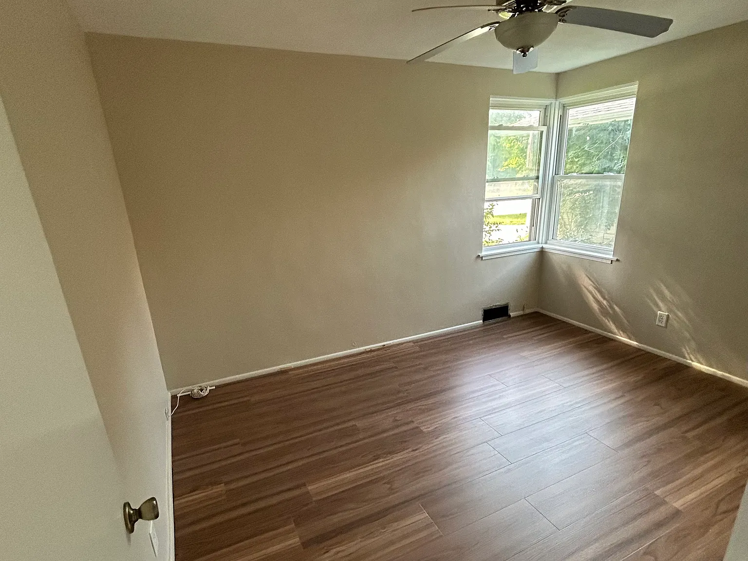 3 bed, 1.5 bath, 1117 sqft, $2,325 — Photo 4