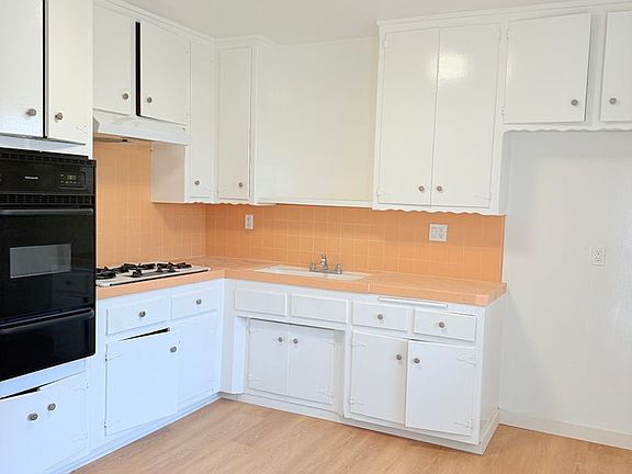 5th image of 2216 Carnegie Ln #E