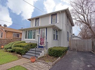 944 Pine St, Waukegan, IL 60085