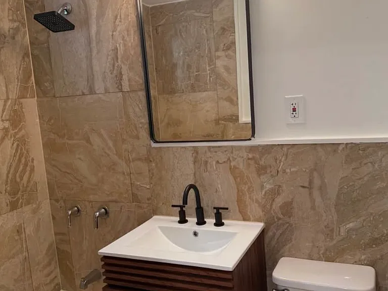 541 NE 62nd St #10 — Photo 7