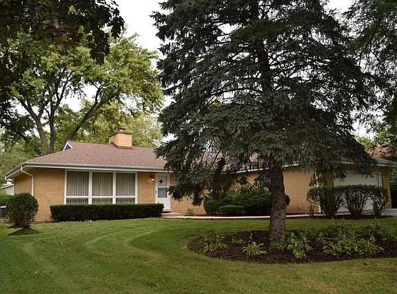 2nd image of 22W606 Burr Oak Dr