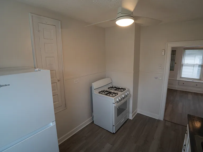 3659 E 131st St #B — Photo 16