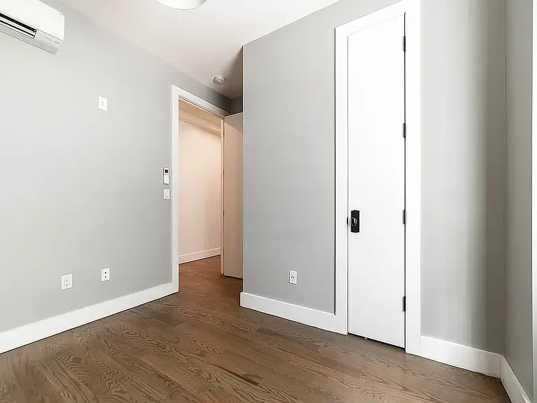 806 Saint Johns Pl #1B — Photo 8