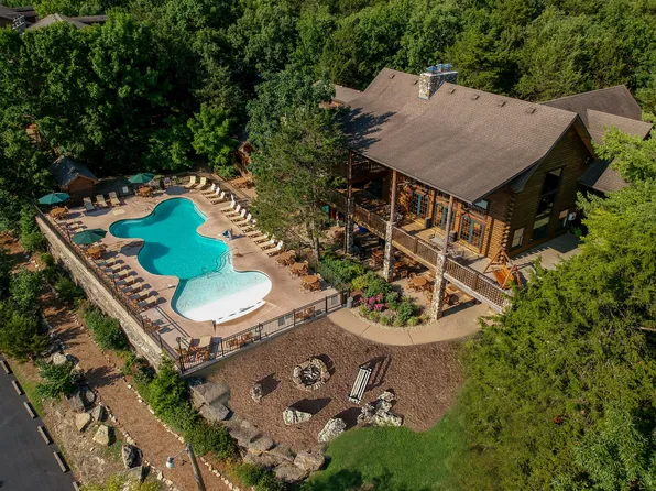 100 Village Trl Bldg 10 Unit 4, Branson, MO 65616