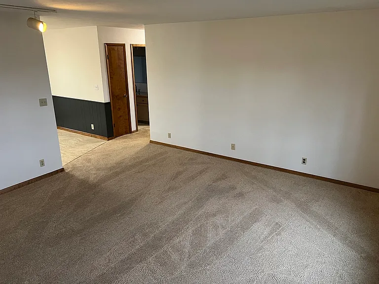 3320 Monticello Ave — Photo 6