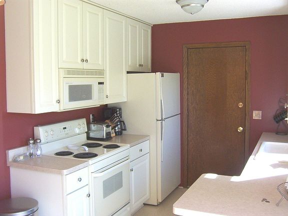 4th image of 816 Oak Ridge Point NE