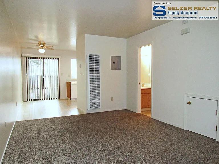 890 S Orchard Ave — Photo 4