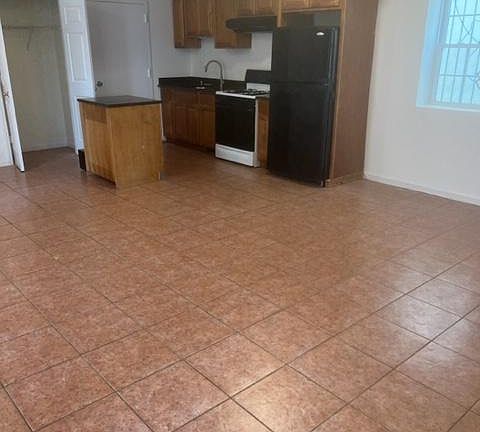 4th image of 30 Gray St