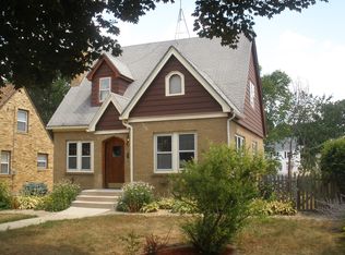 132 Saint Louis Ave, Rockford, IL 61104