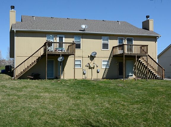 3rd image of 14904 Kelly Dr