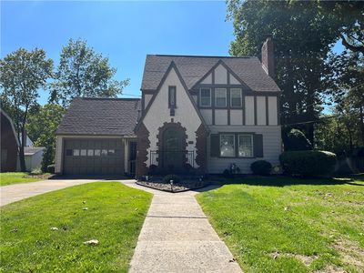 110 E Englewood Ave, New Castle, PA, 16105