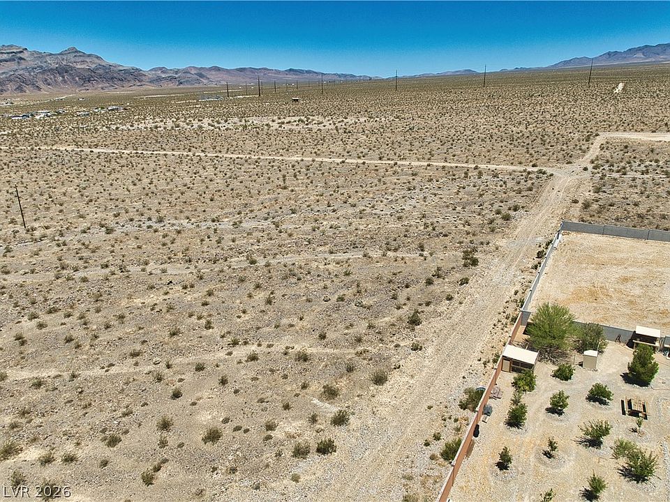 1st image of 701 E Lock Way
