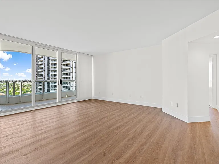21055 Yacht Club Dr #1903 — Photo 23