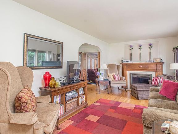 5th image of 6804 Glenwood Ave