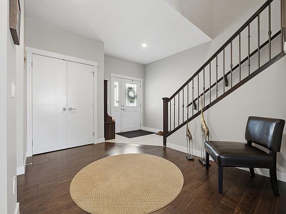 3rd image of 33 Whitetail Rd