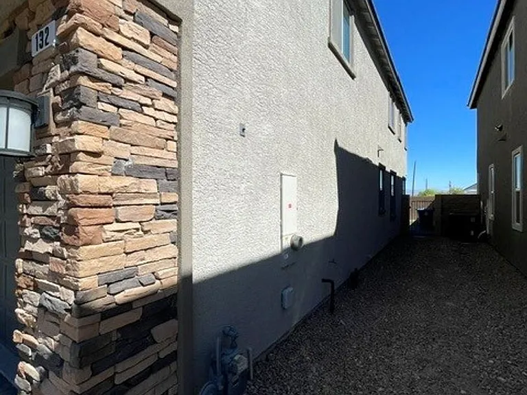 132 Antimony Ave — Photo 2