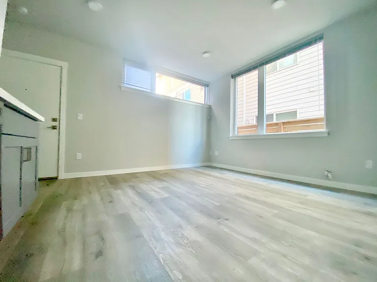 University Flats Apartments — Photo 31