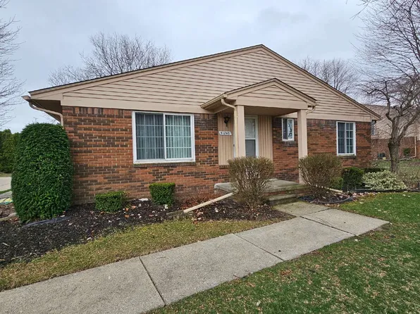 51246 Johns Dr, Chesterfield, MI 48047