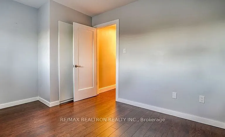 90 Oke Rd #MAIN FLOOR — Photo 27