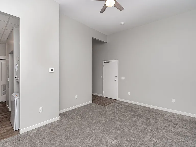 17 E High St — Photo 9