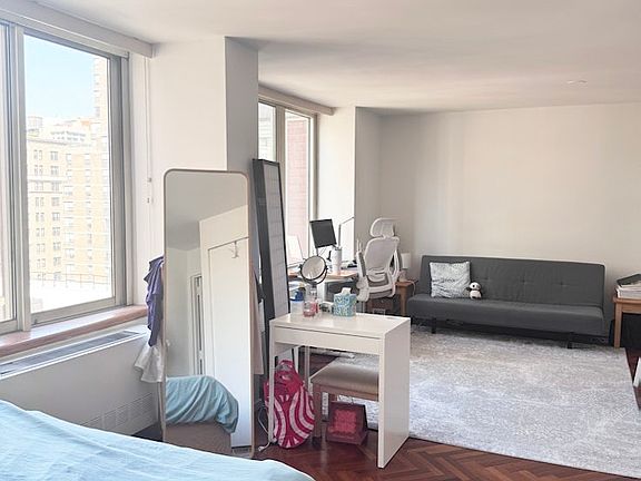 5th image of 2373 Broadway APT 1125