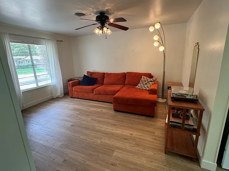 904 Aurora Cir — Photo 20