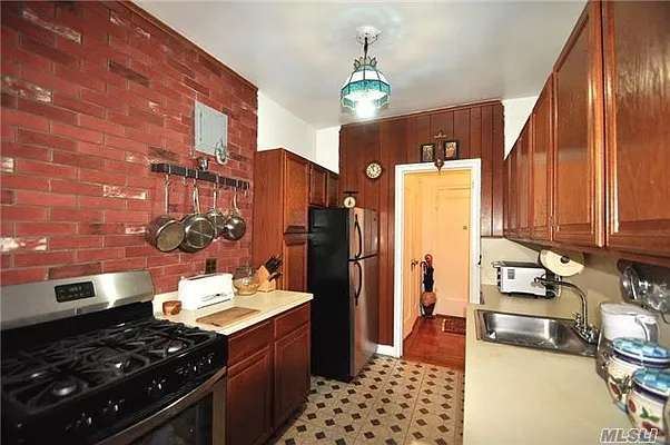 Sold by Exit Kingdom Realty | media 27