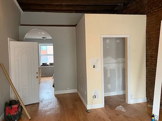 Rented by Salon Realty Corp | media 7