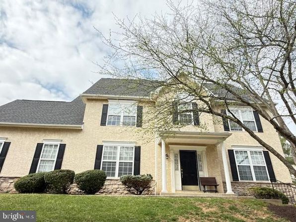 377 Dewsbury Pl, Blue Bell, PA 19422