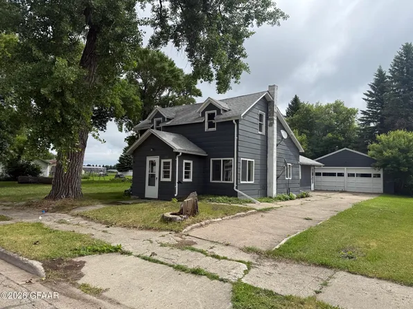 217-215 5th Ave, Cando, ND 58324