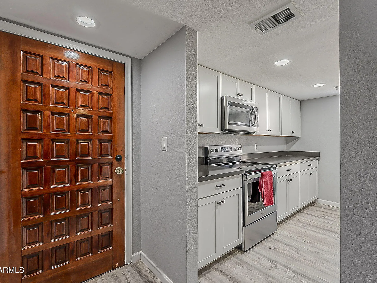 1 bed, 1.0 bath, 832 sqft, $1,595 — Photo 3