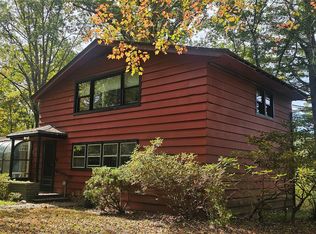 9 Cherry Hill Ln, Sparrow Bush, NY 12780