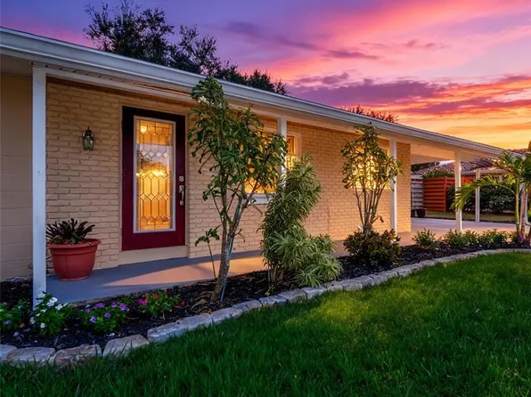 2707 Bigelow Dr, Sarasota, FL 34239