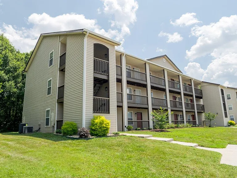 Alexander Station Apartment Homes — Photo 31