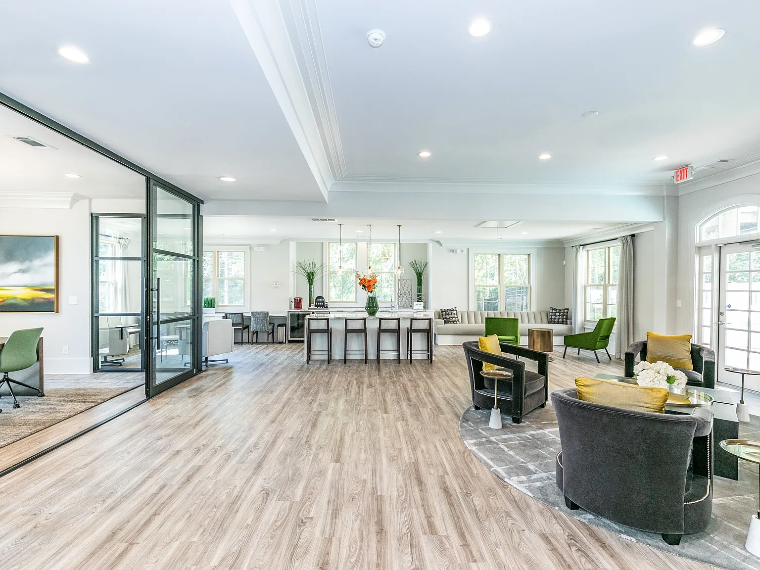1401 West Paces — Photo 2