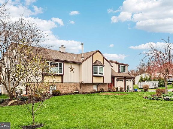 2nd image of 23 W Conestoga Rd