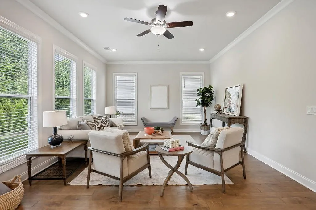 5 bed, 3.0 bath, 2764 sqft, $4,200 — Photo 4