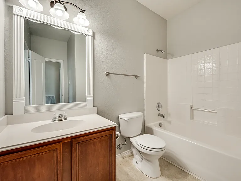 10413 Trevino Ln — Photo 12