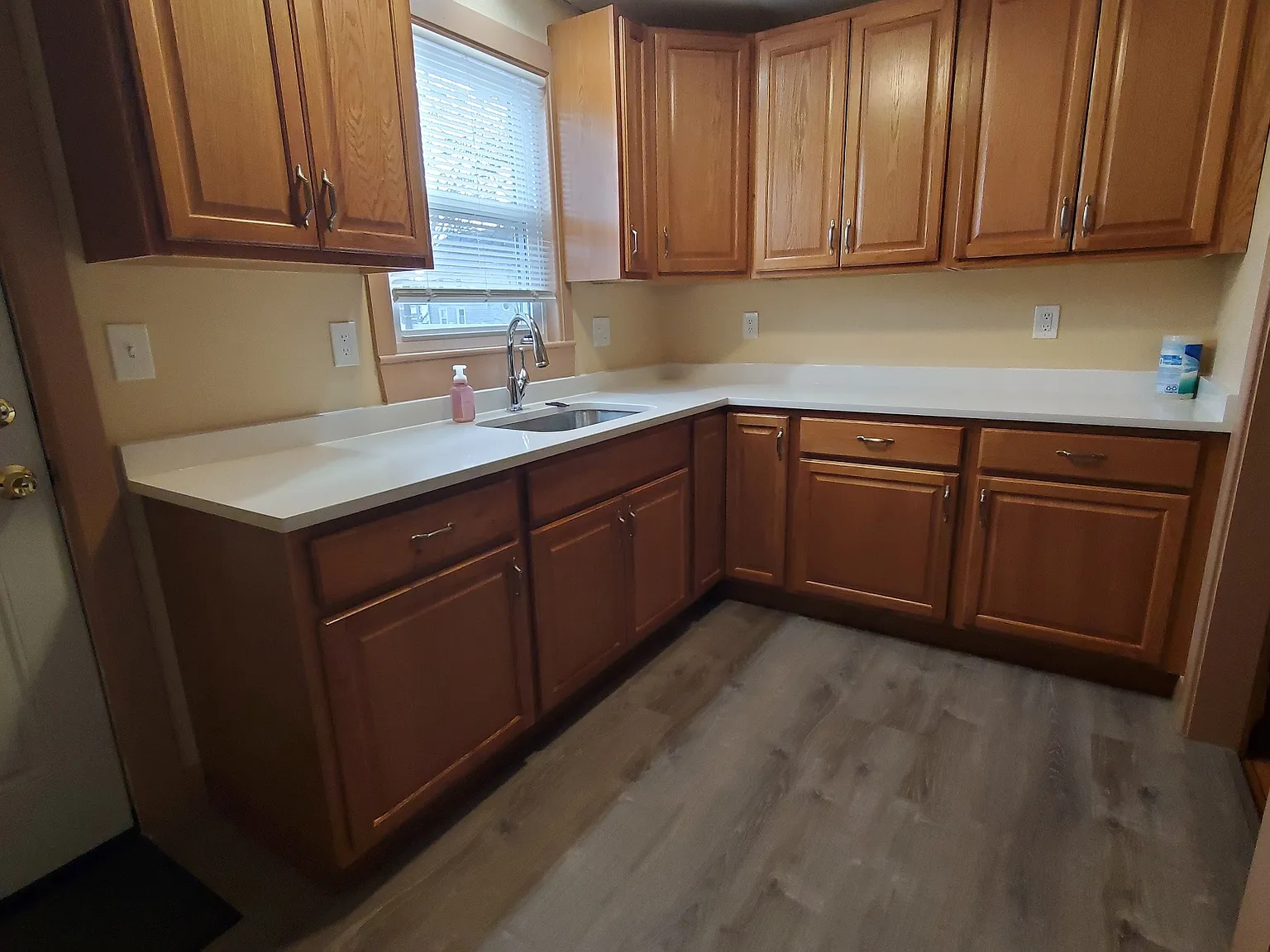 2 bed, 900 sqft, $2,000 — Photo 1