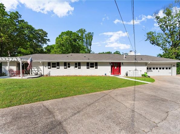 5383 Whitmire Dr, Gainesville, GA 30504
